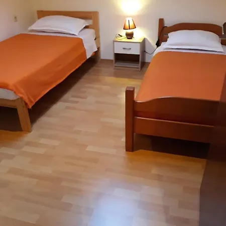 With Parking Space - 16226 Appartement Vir